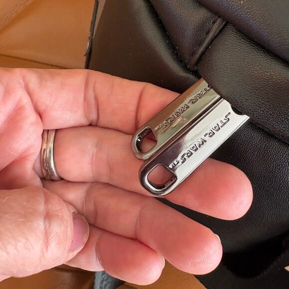 NWT Star Wars Darth Vader soft shoulder bag/crossbody bag. - Picture 5 of 12